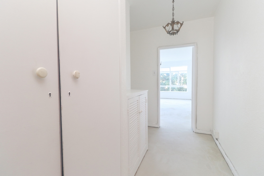 2 Bedroom Property for Sale in Sea Point Western Cape